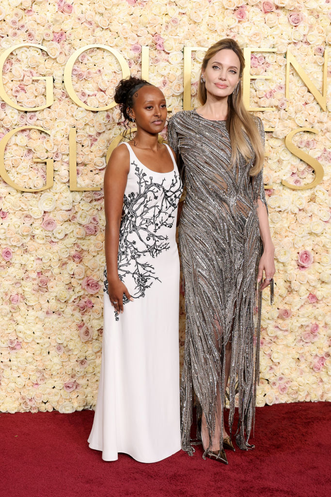 Zahara Jolie y Angelina Jolie Globos de Oro 2025