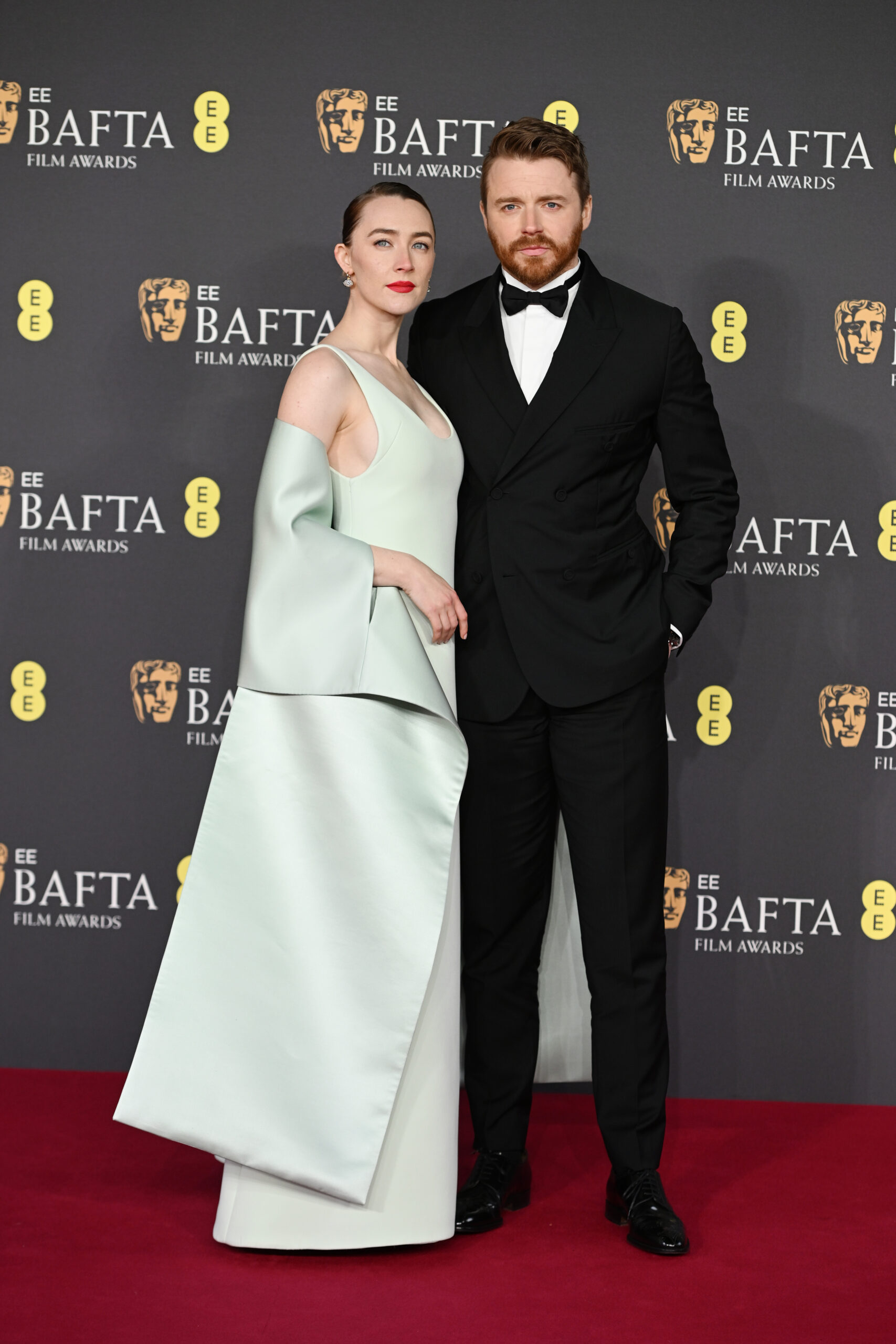 Saoirse Ronan y Jack Lowden Premios Bafta 2025 alfombra roja