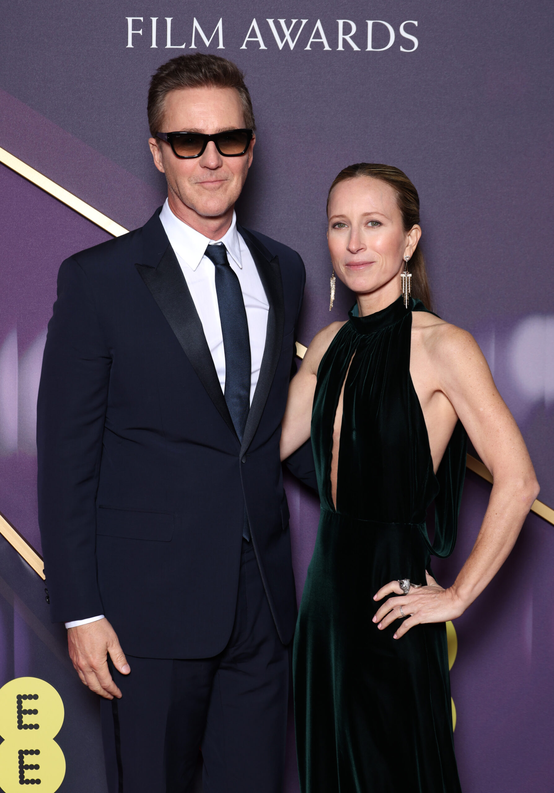 Edward Norton y Shauna Robertson Premios Bafta 2025