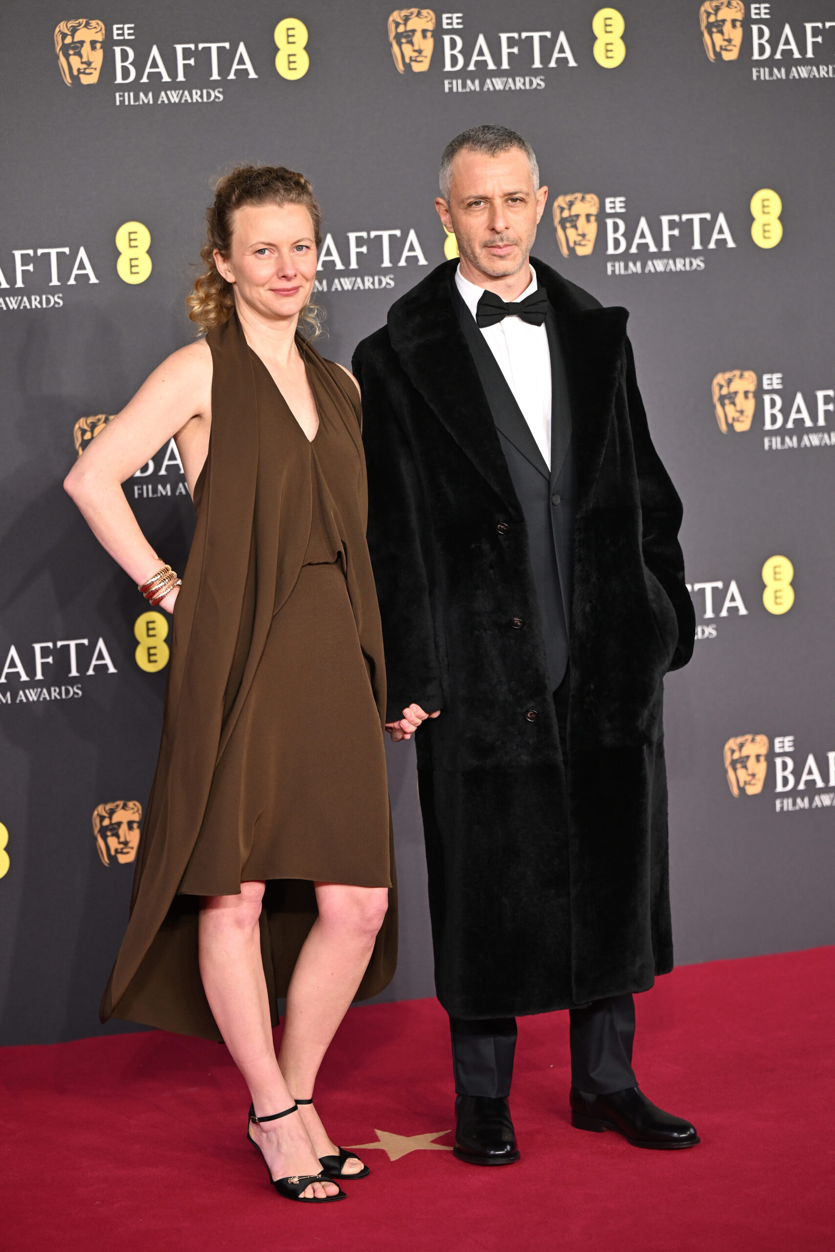 Emma Wall y Jeremy Strong Premios Bafta 2025