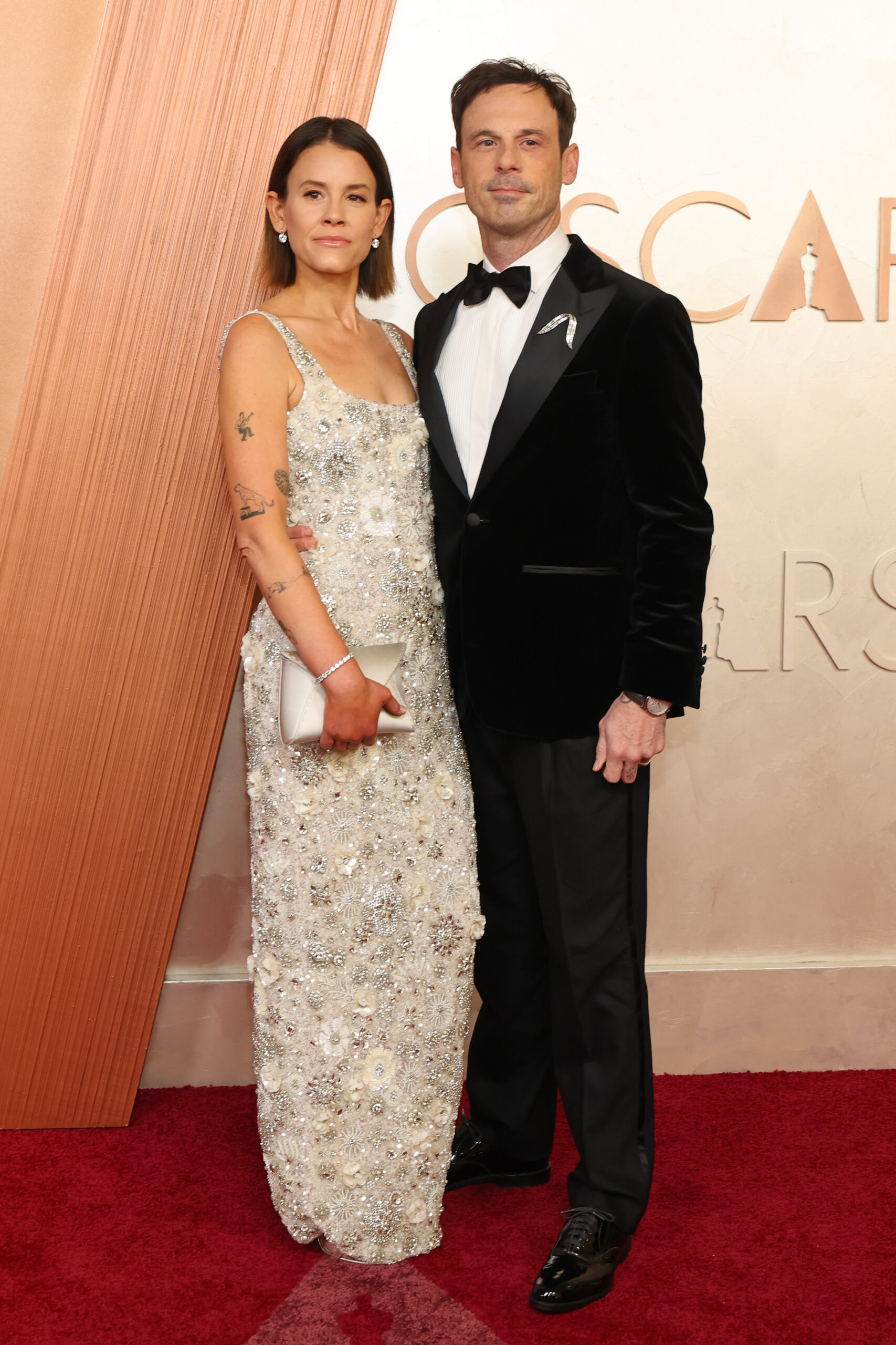 Premios Oscar 2025 Sosie Bacon y Scoot McNairy