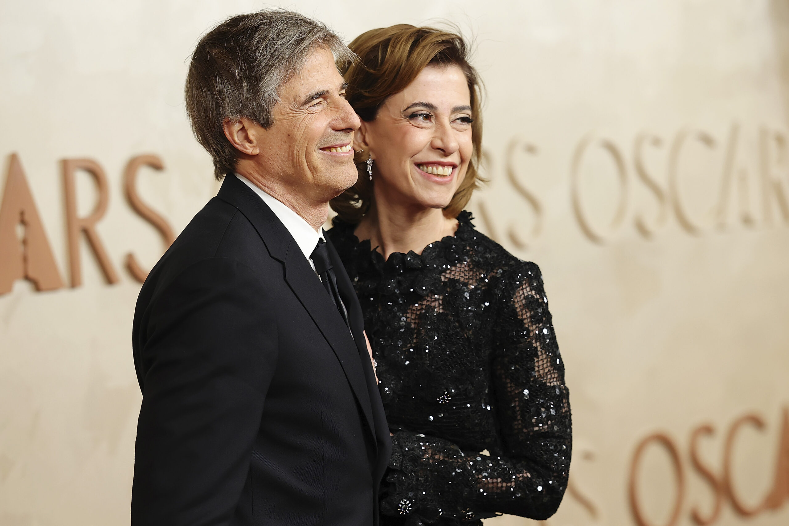 Premios Oscar 2025 alfombra roja Walter Salles y Fernanda Torres