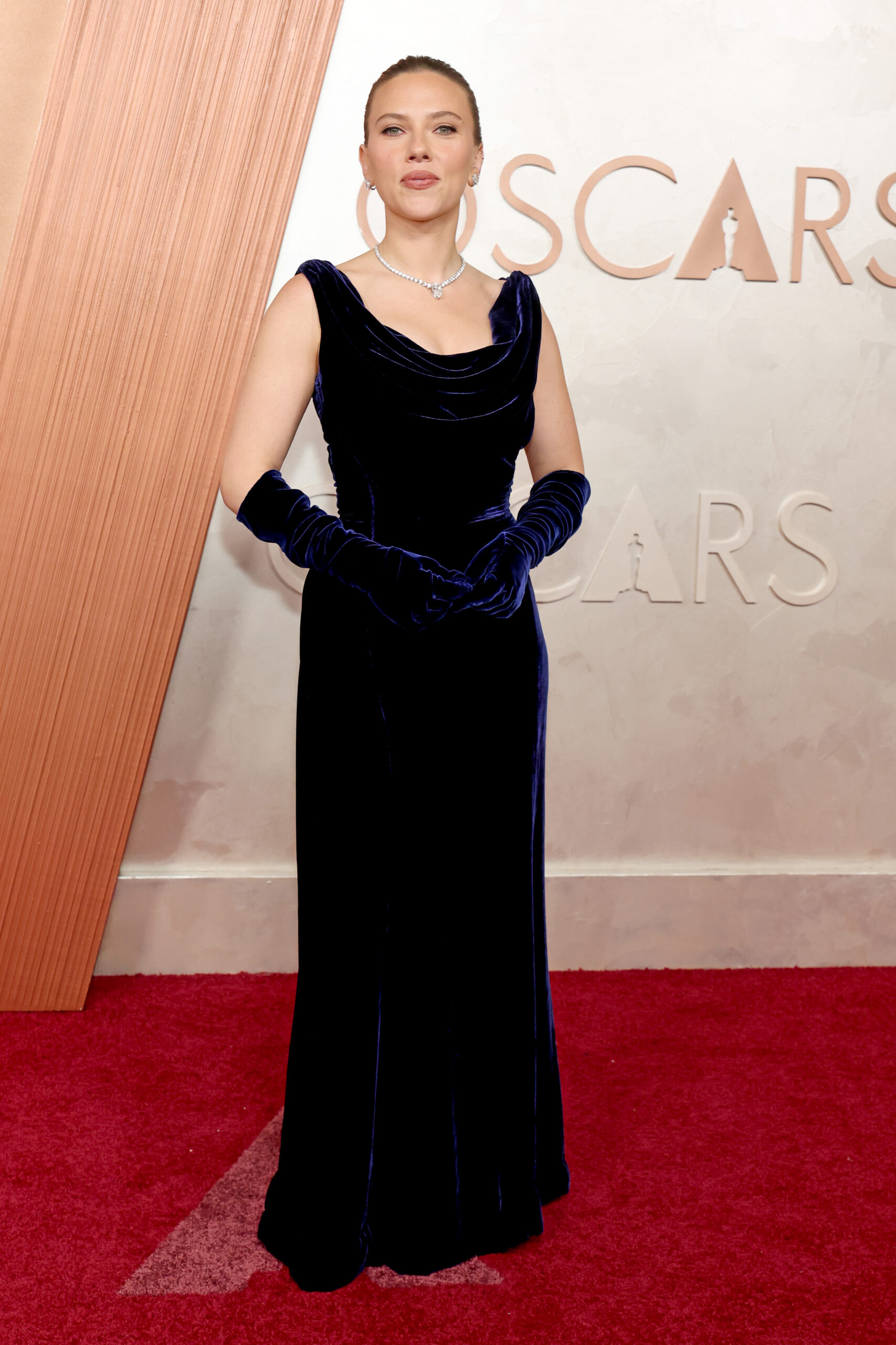 Premios Oscar 2025 alfombra roja Scarlett Johansson