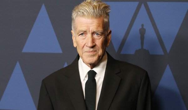 Aunque David Lynch murió antes de poder llevar a la pantalla su último guión, su familia espera compartir la obra con sus fans. Aunque David Lynch murió antes de poder llevar a la pantalla su último guión, su familia espera compartir la obra con sus fans.
